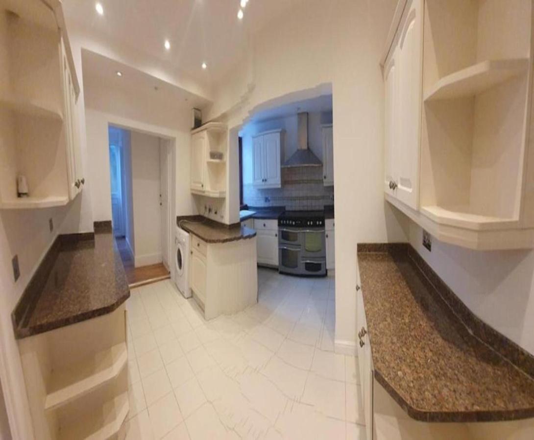 Timi Holiday Home Londra Dış mekan fotoğraf
