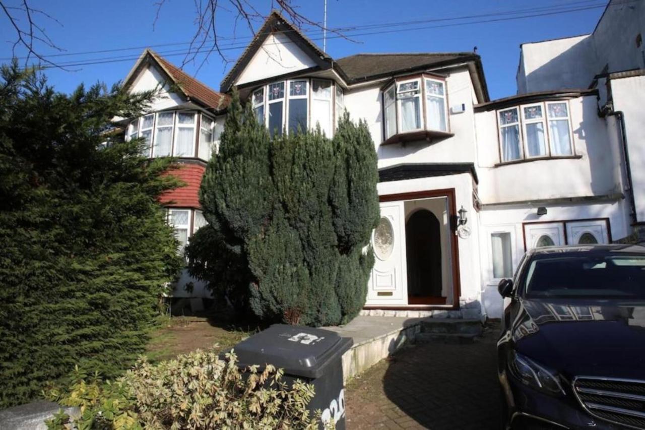 Timi Holiday Home Londra Dış mekan fotoğraf