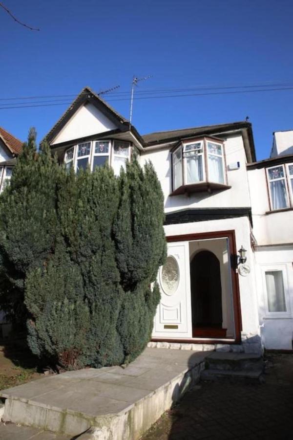 Timi Holiday Home Londra Dış mekan fotoğraf