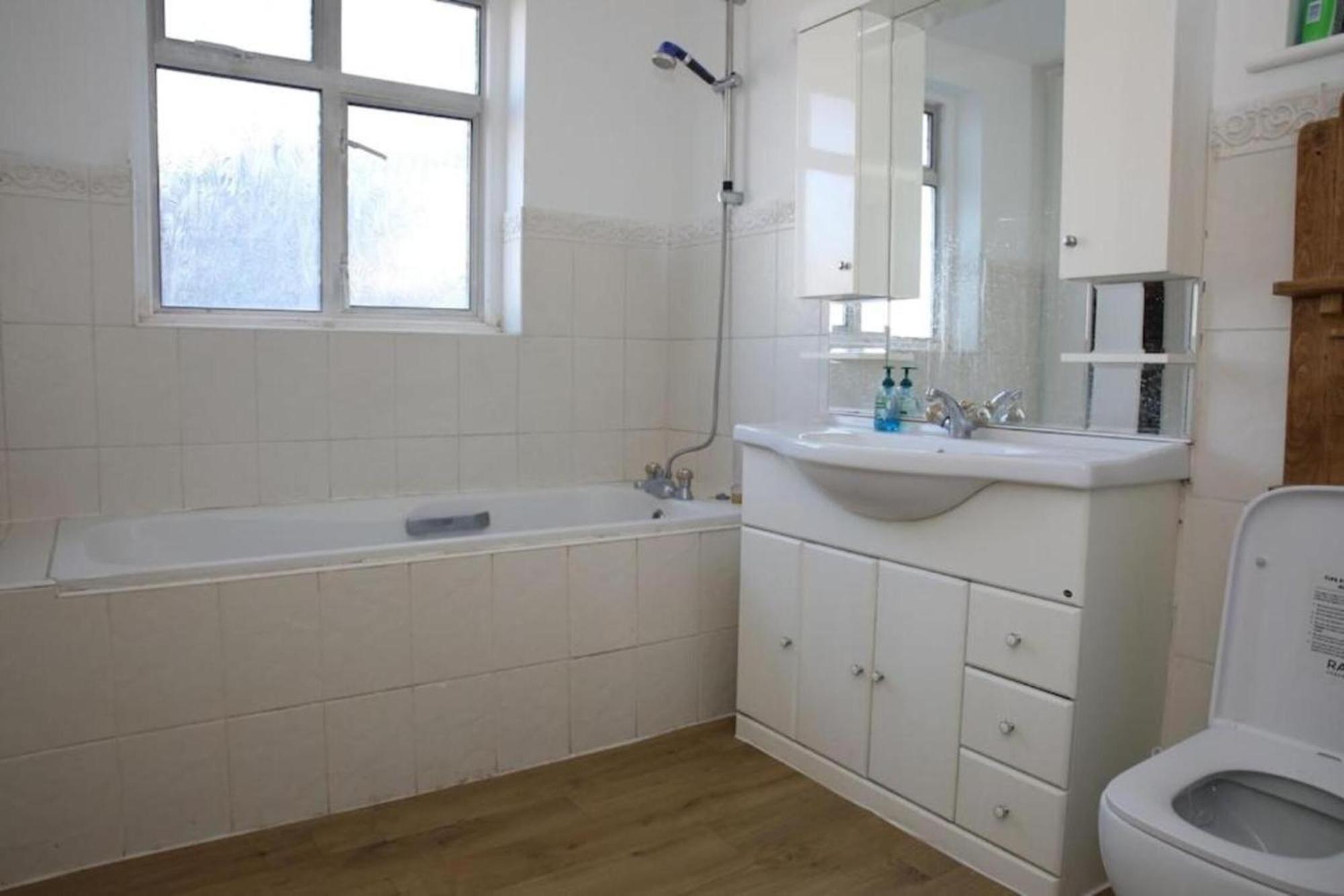 Timi Holiday Home Londra Dış mekan fotoğraf