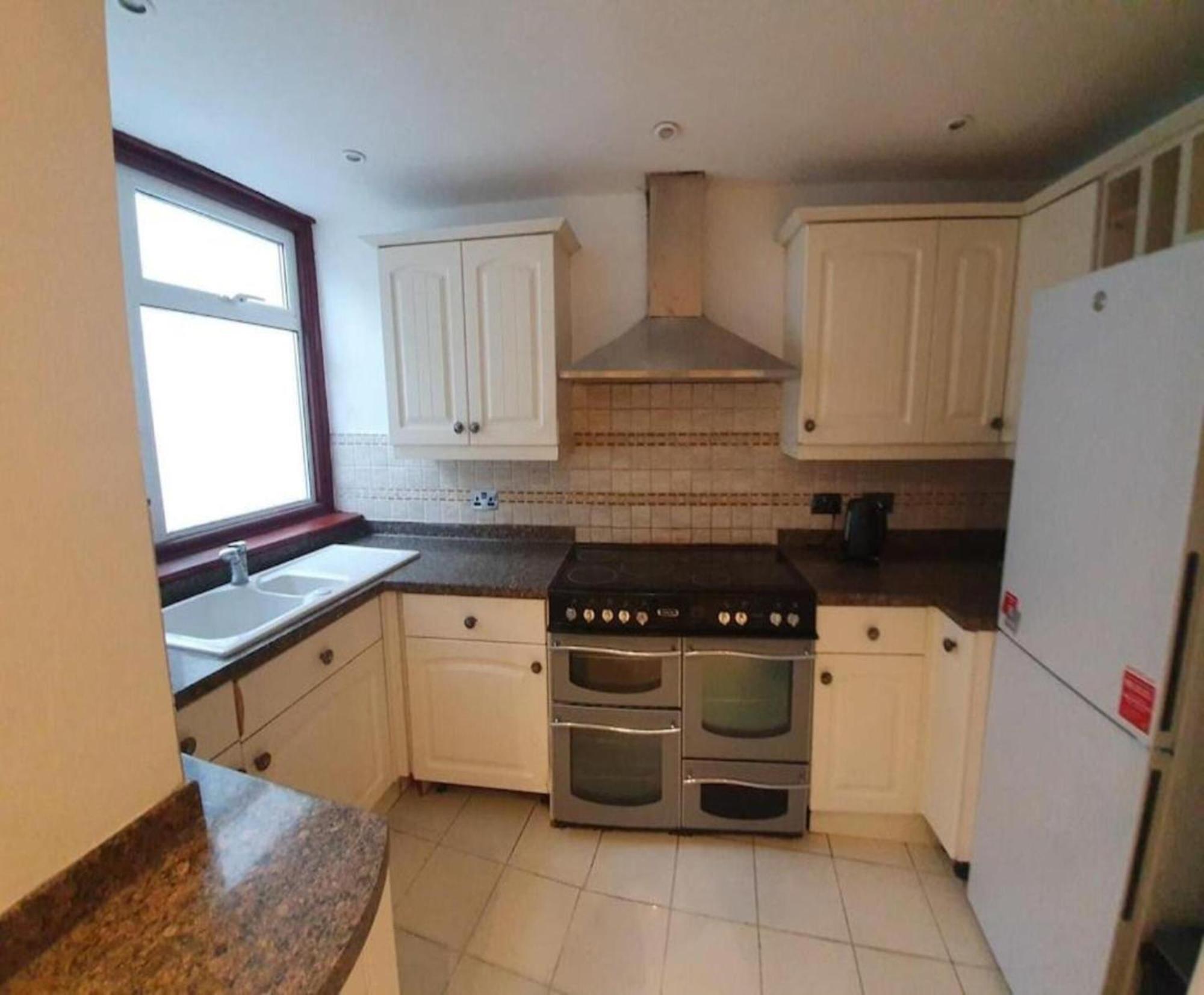 Timi Holiday Home Londra Dış mekan fotoğraf